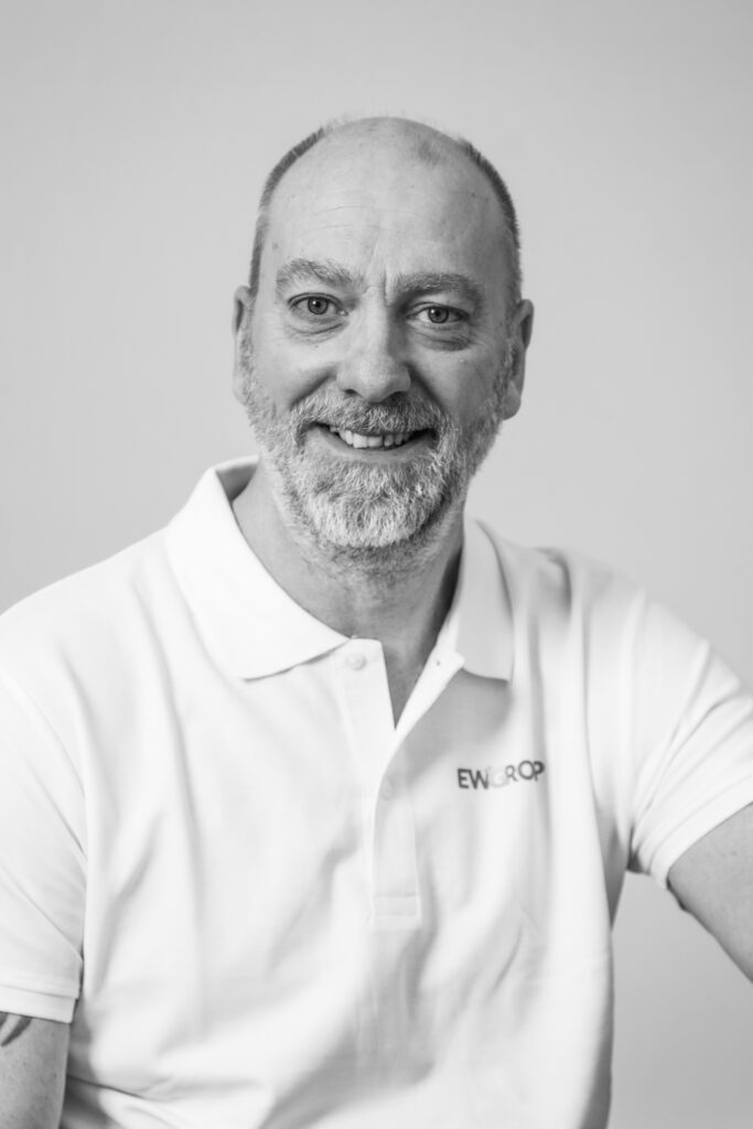 Mikael-Pryssga╠erd.Webb-SV-683×1024